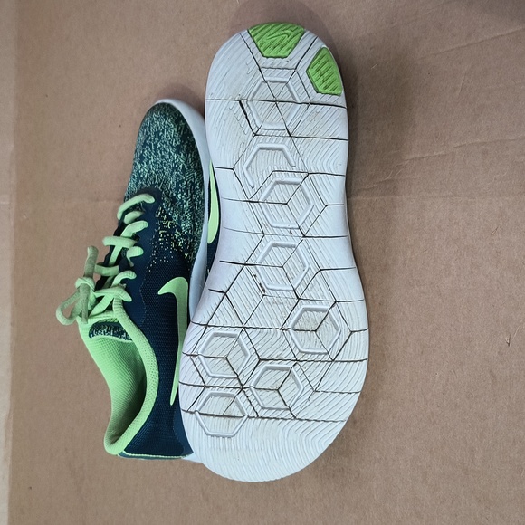 Nike Flex Contact shoes size 5.5Y, color: lime green, blue - Picture 4 of 8